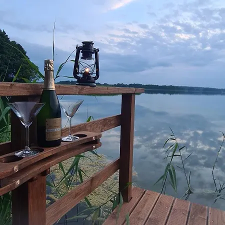 Sosenka Dom Wakacyjny Na 8 Osob Linia Brzegowa Jezioro Kalwa,prywatny Pomost, Sauna Przy Plazy , Jacuzzi W Ogrodzie Passenheim