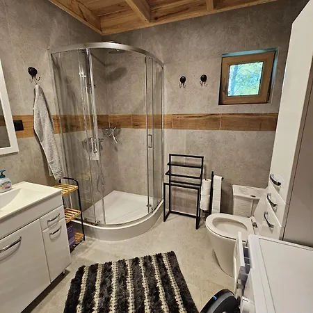 Sosenka Dom Wakacyjny Na 8 Osob Linia Brzegowa Jezioro Kalwa,prywatny Pomost, Sauna Przy Plazy , Jacuzzi W Ogrodzie