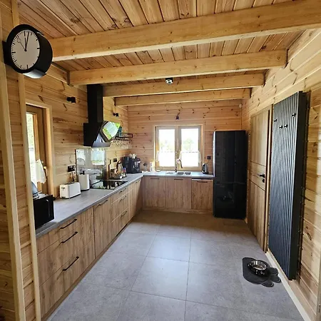 Sosenka Dom Wakacyjny Na 8 Osob Linia Brzegowa Jezioro Kalwa,prywatny Pomost, Sauna Przy Plazy , Jacuzzi W Ogrodzie Villa