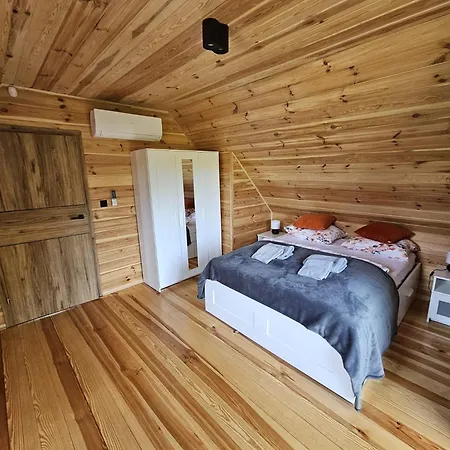 Villa Sosenka Dom Wakacyjny Na 8 Osob Linia Brzegowa Jezioro Kalwa,prywatny Pomost, Sauna Przy Plazy , Jacuzzi W Ogrodzie