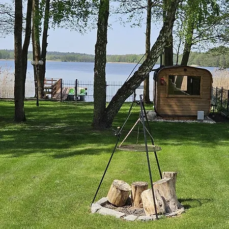 Villa Sosenka Dom Wakacyjny Na 8 Osob Linia Brzegowa Jezioro Kalwa,prywatny Pomost, Sauna Przy Plazy , Jacuzzi W Ogrodzie